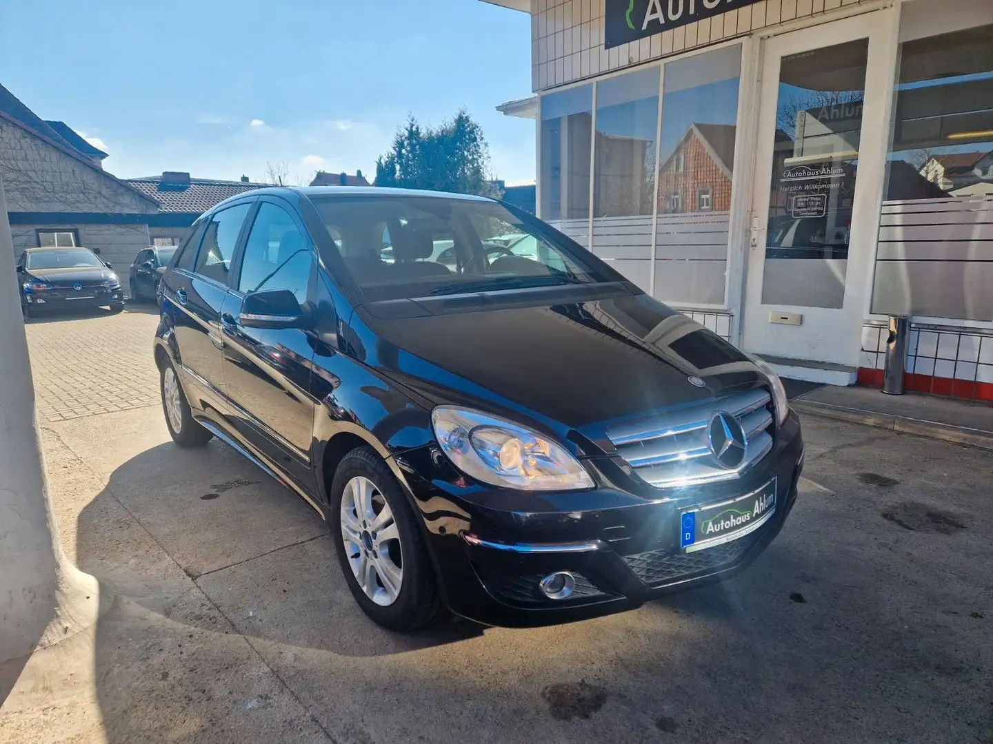 Mercedes-Benz B 180 B -Klasse B 180 CDI 8-fach Klima SHZG MFL Schwarz - 1