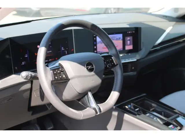 Opel Astra view 10