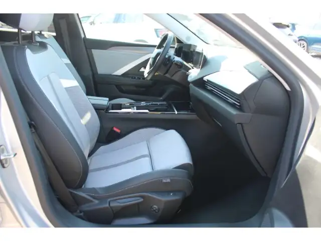 Opel Astra view 11