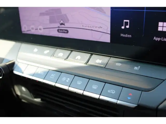 Opel Astra view 14