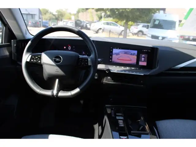 Opel Astra view 8