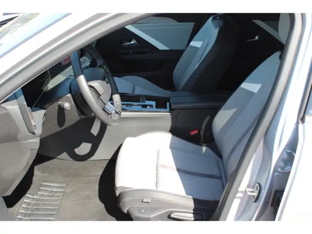 Opel Astra view 9