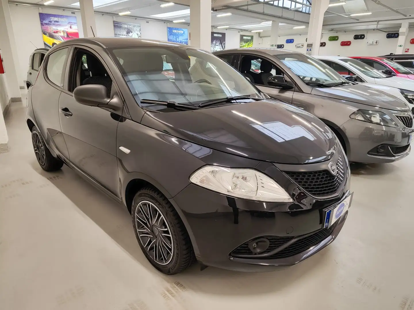 Lancia Ypsilon Ypsilon 1.2 Silver s&s 69cv my19 Nero - 1