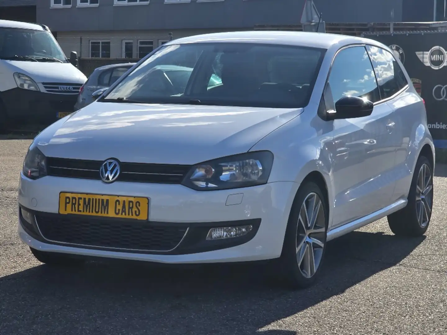 Volkswagen Polo 1.2 TSI HIGHLINE Lambo Deuren / Navi / Airco / PDC Wit - 2