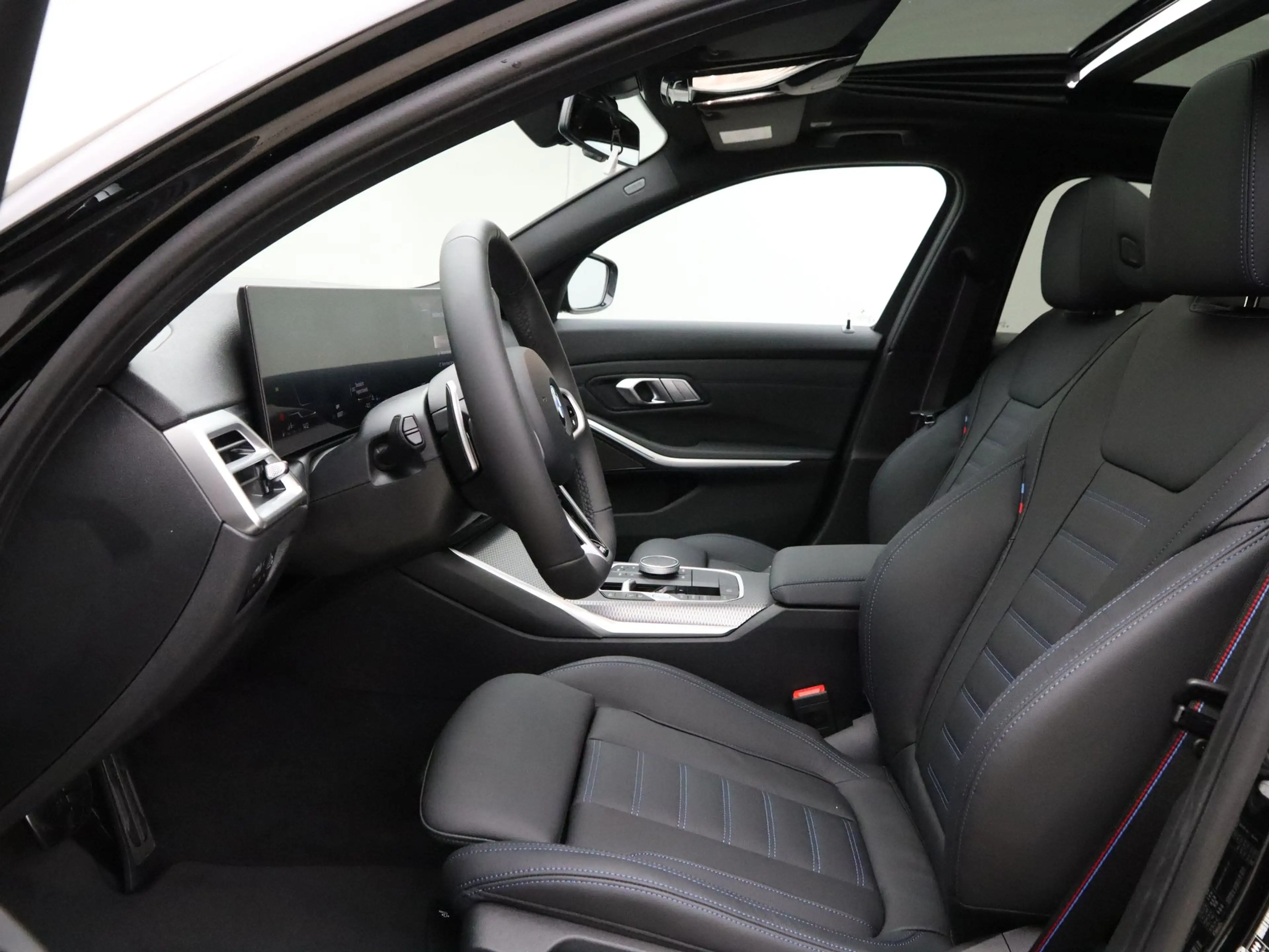 BMW 330 3 Serie 330e M-Sport Pro | Trekhaak | Panoramadak — photo 4