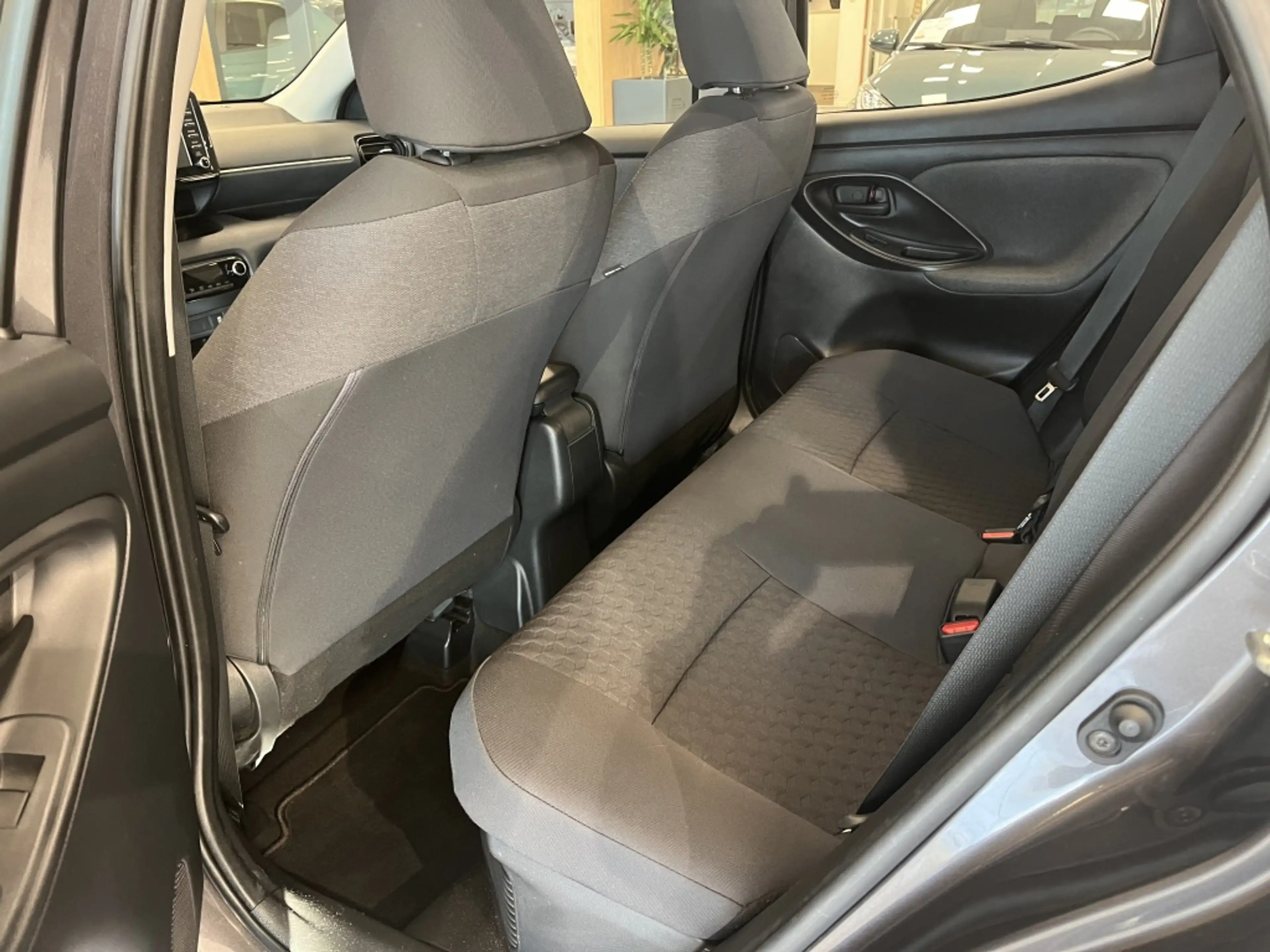 Toyota Yaris 1.5 Hybrid First Edition | Camera | Apple Carplay — photo 13