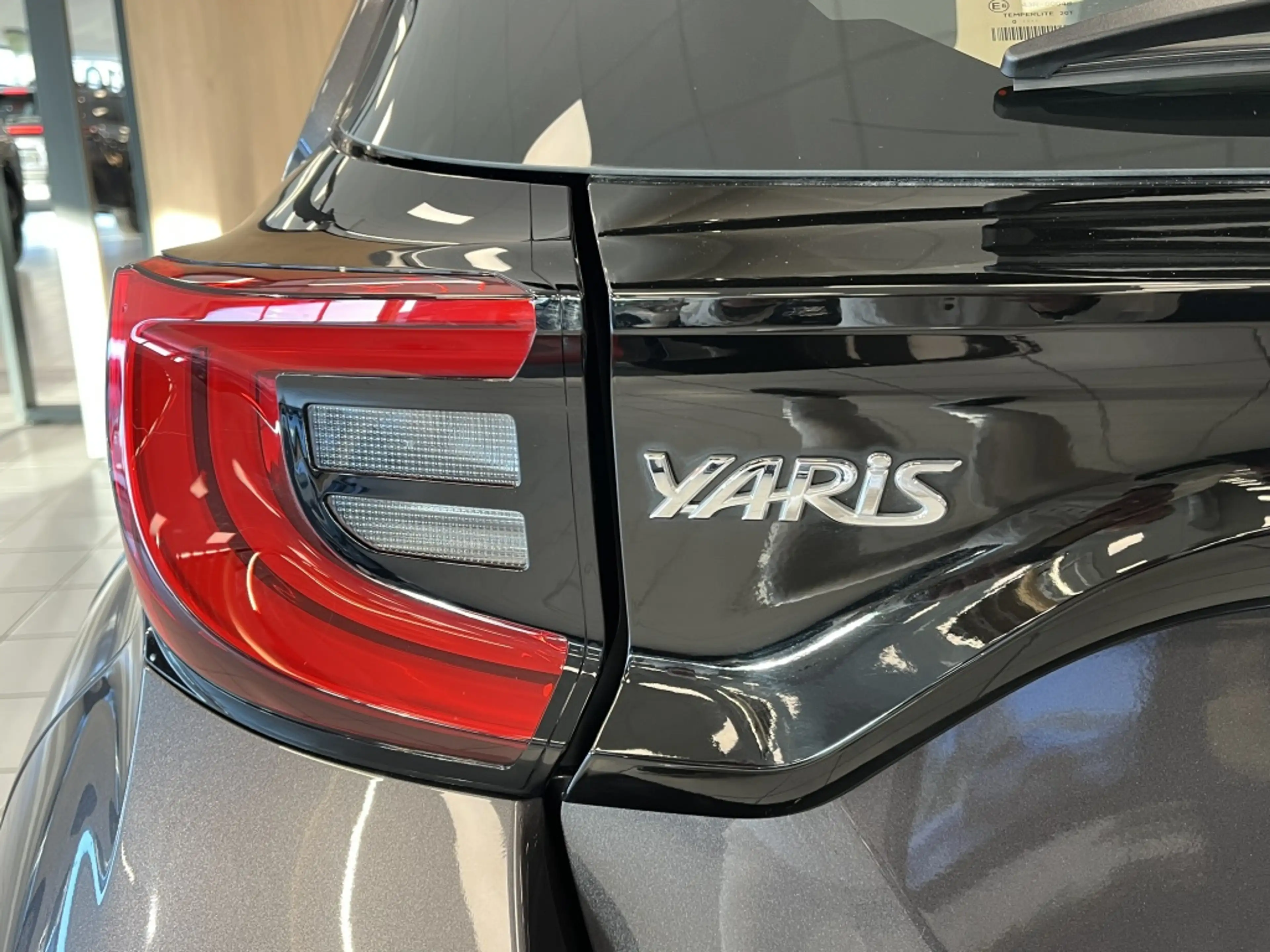 Toyota Yaris 1.5 Hybrid First Edition | Camera | Apple Carplay — photo 8
