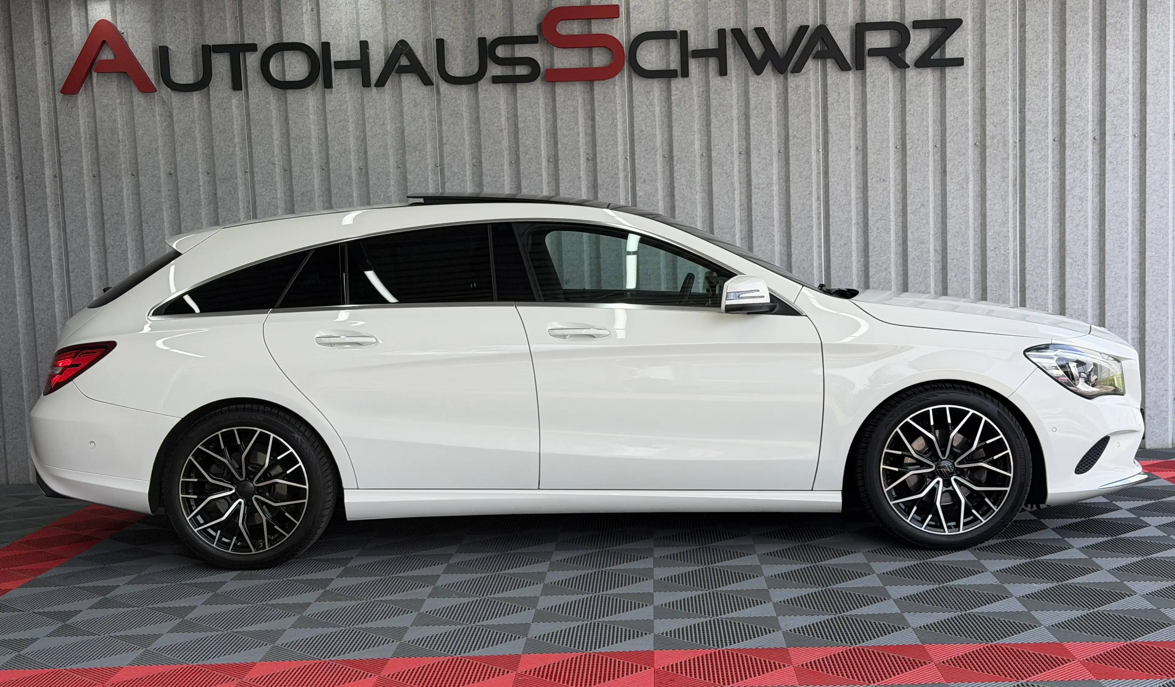 Mercedes-Benz CLA 220 CLA 220 CDI 4Matic SB Pano Led Kamera AHK StdHeiz. — photo 8