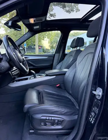 BMW X5 M view 11