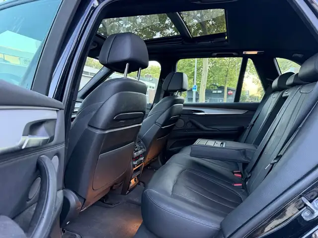 BMW X5 M view 13