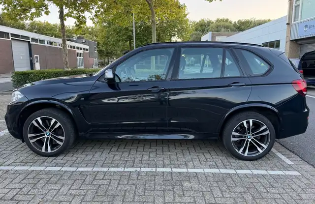 BMW X5 M view 15