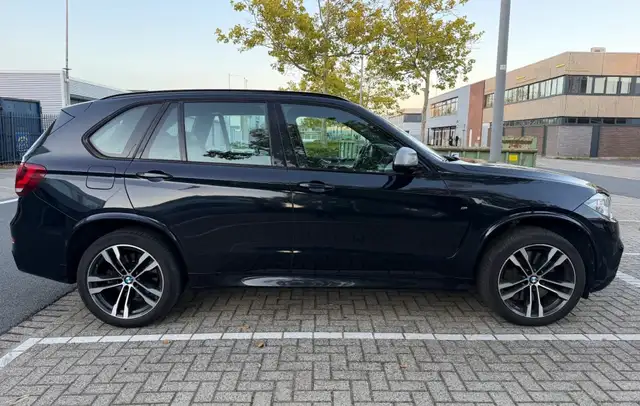 BMW X5 M view 14
