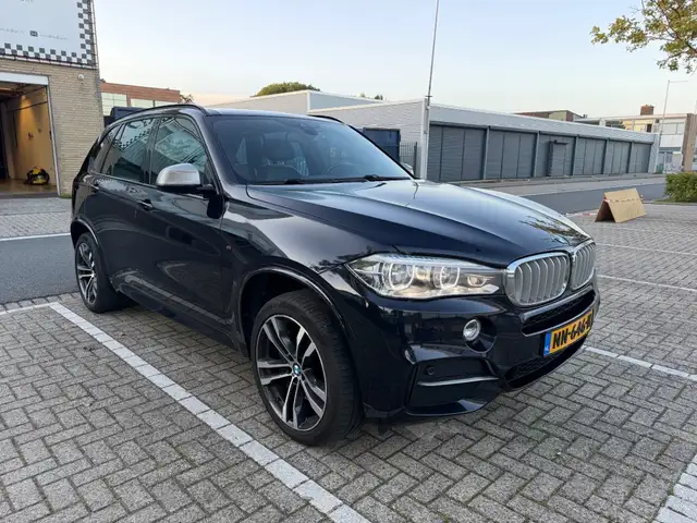 BMW X5 M view 5