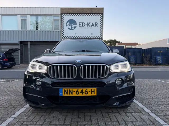 BMW X5 M view 4