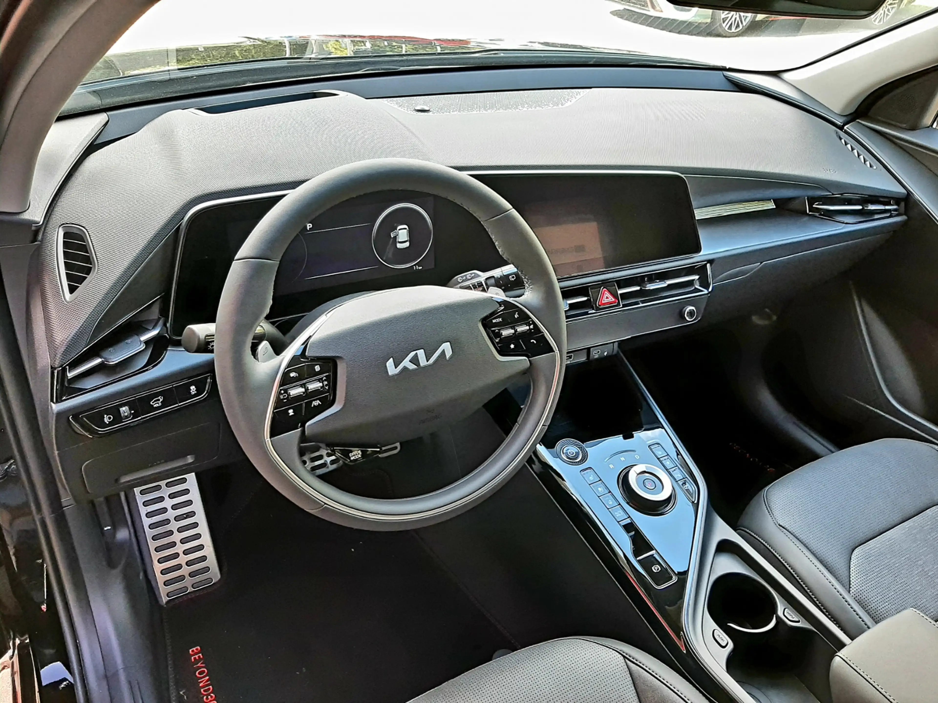 Kia Niro 64,8 kWh INS WP DW TEC REX DRG — photo 8