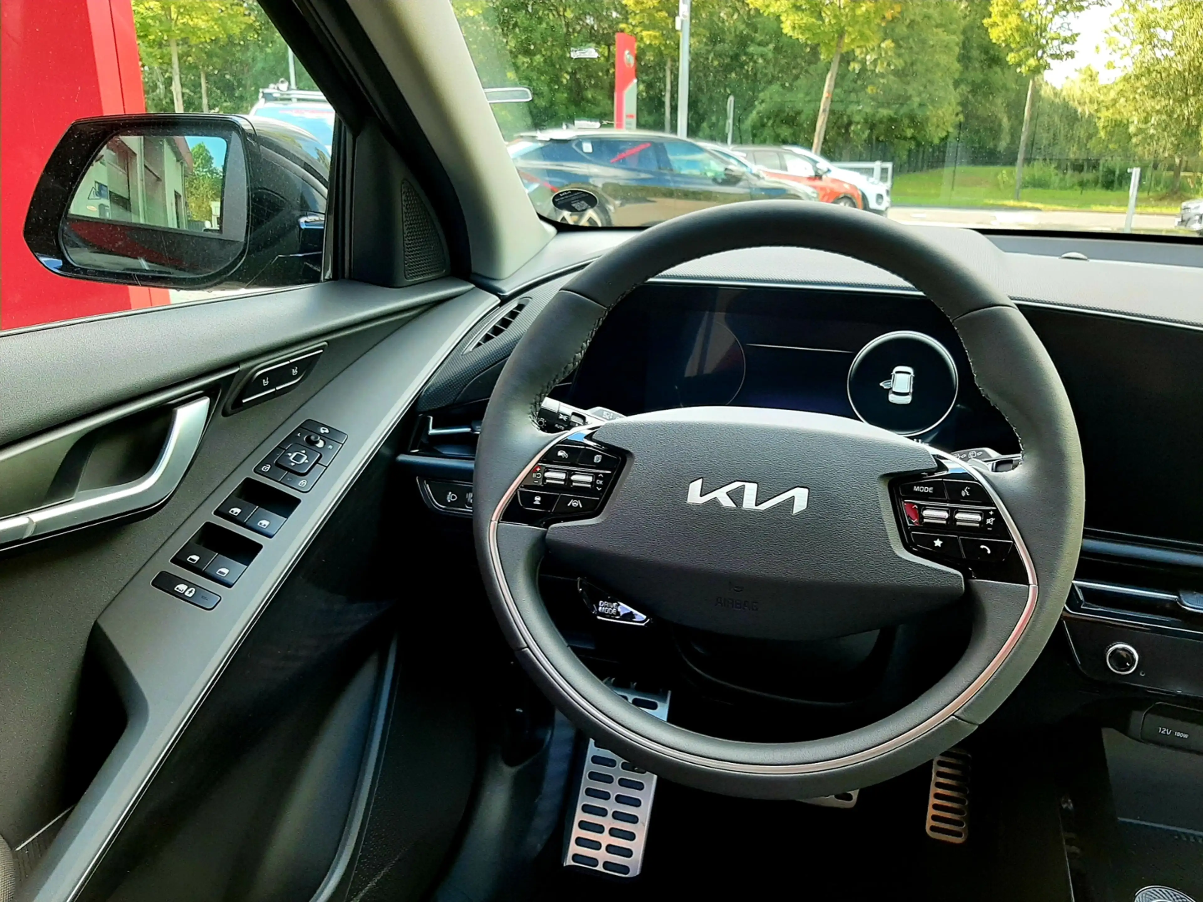 Kia Niro 64,8 kWh INS WP DW TEC REX DRG — photo 13