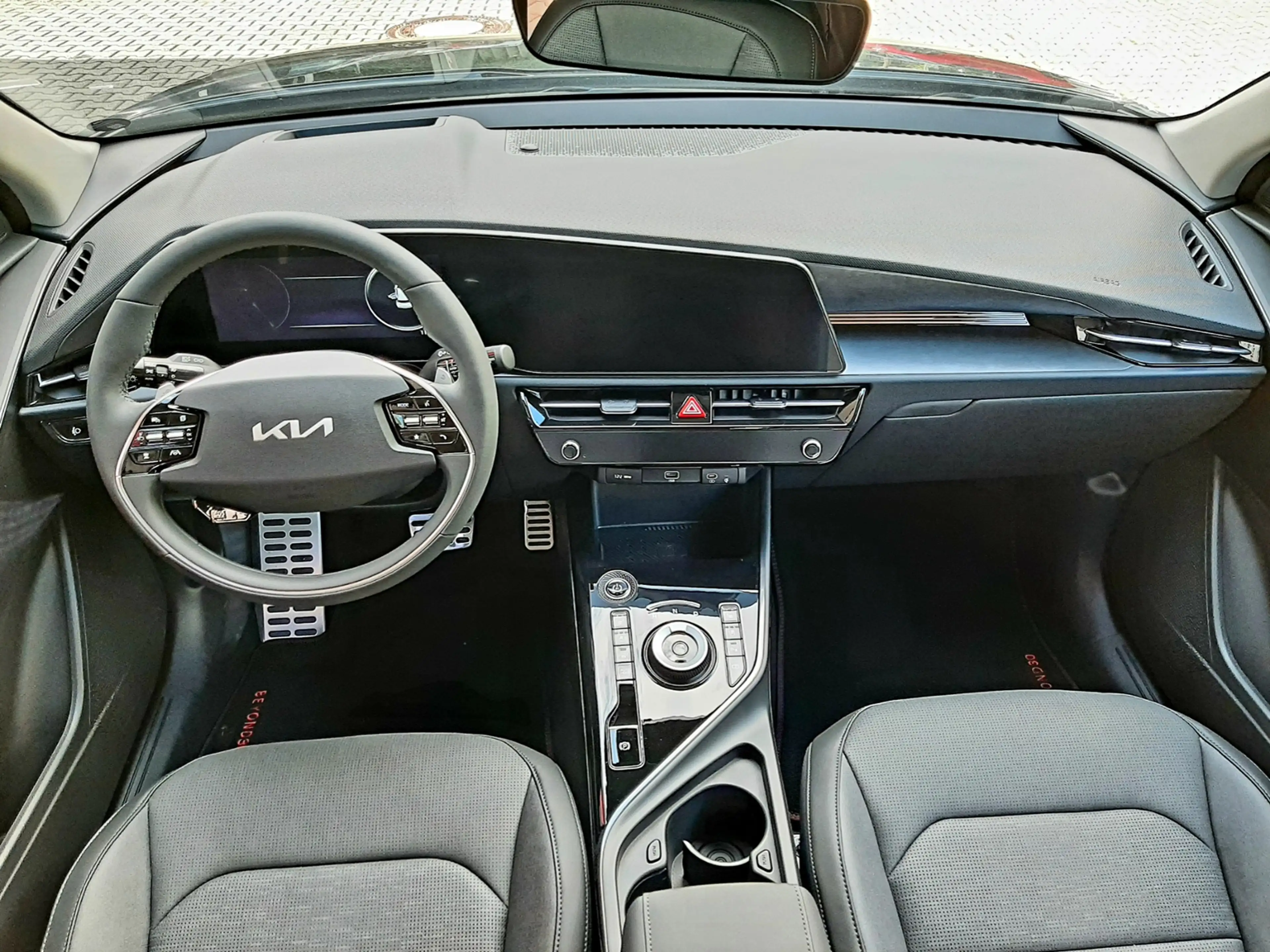 Kia Niro 64,8 kWh INS WP DW TEC REX DRG — photo 15