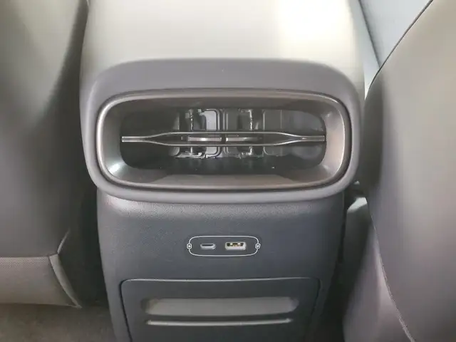 Leapmotor B05 view 15