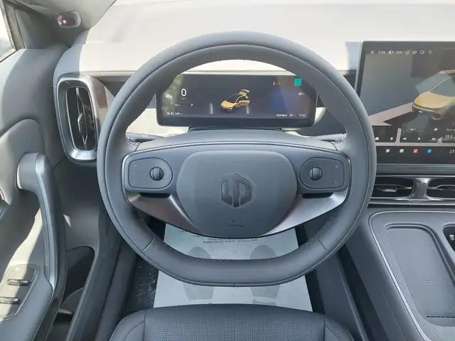 Leapmotor B05 view 11