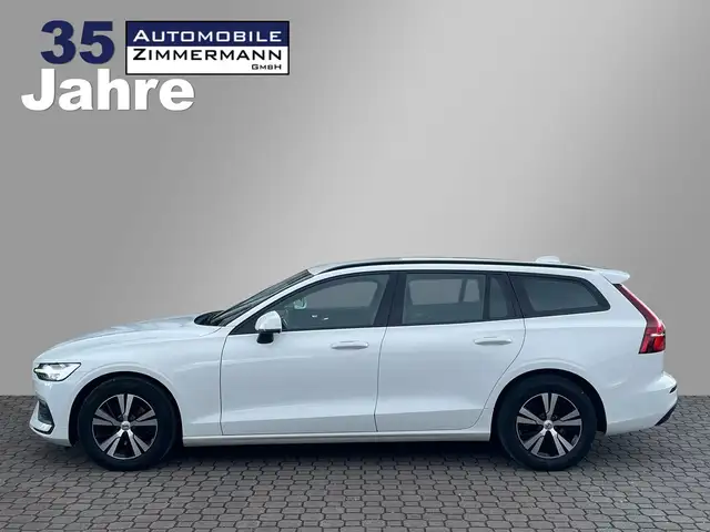 Volvo V60 Kombi Momentum Core*Buisness*CarPlay*1.Hand*
