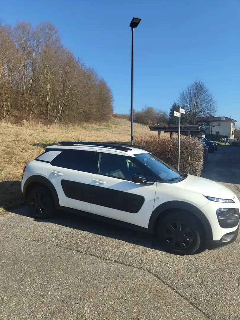 Citroen C4 Cactus 1,2 VTI82 Feel Weiß - 2