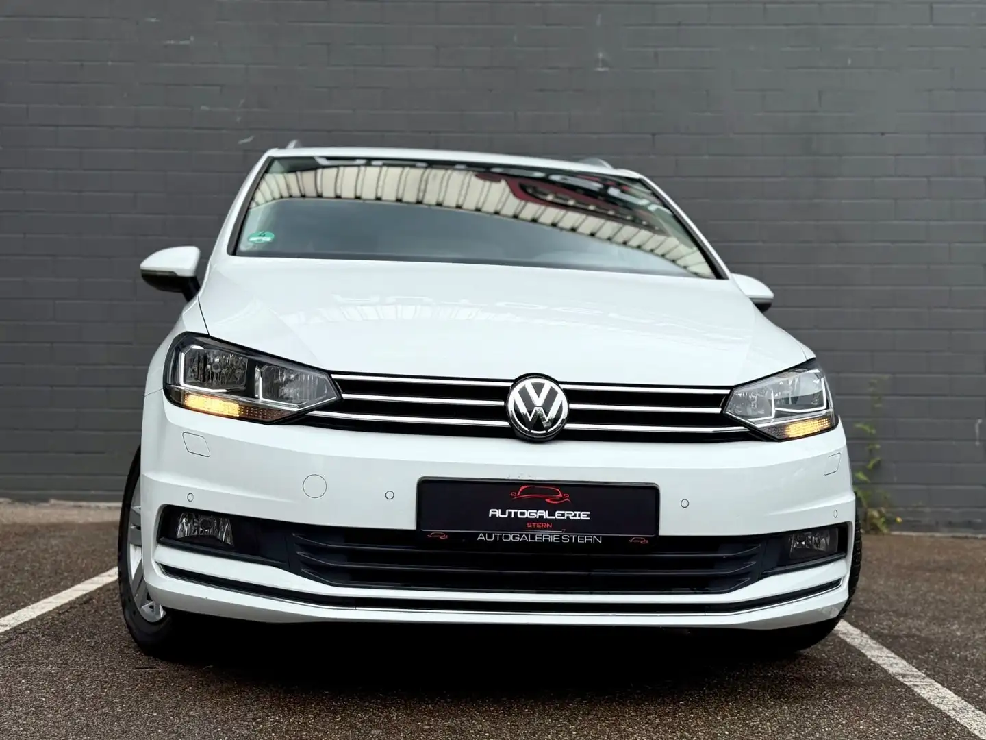 Volkswagen Touran Sound 1.6 DSG /ACC/SHZ/NAVI/PDC Weiß - 1