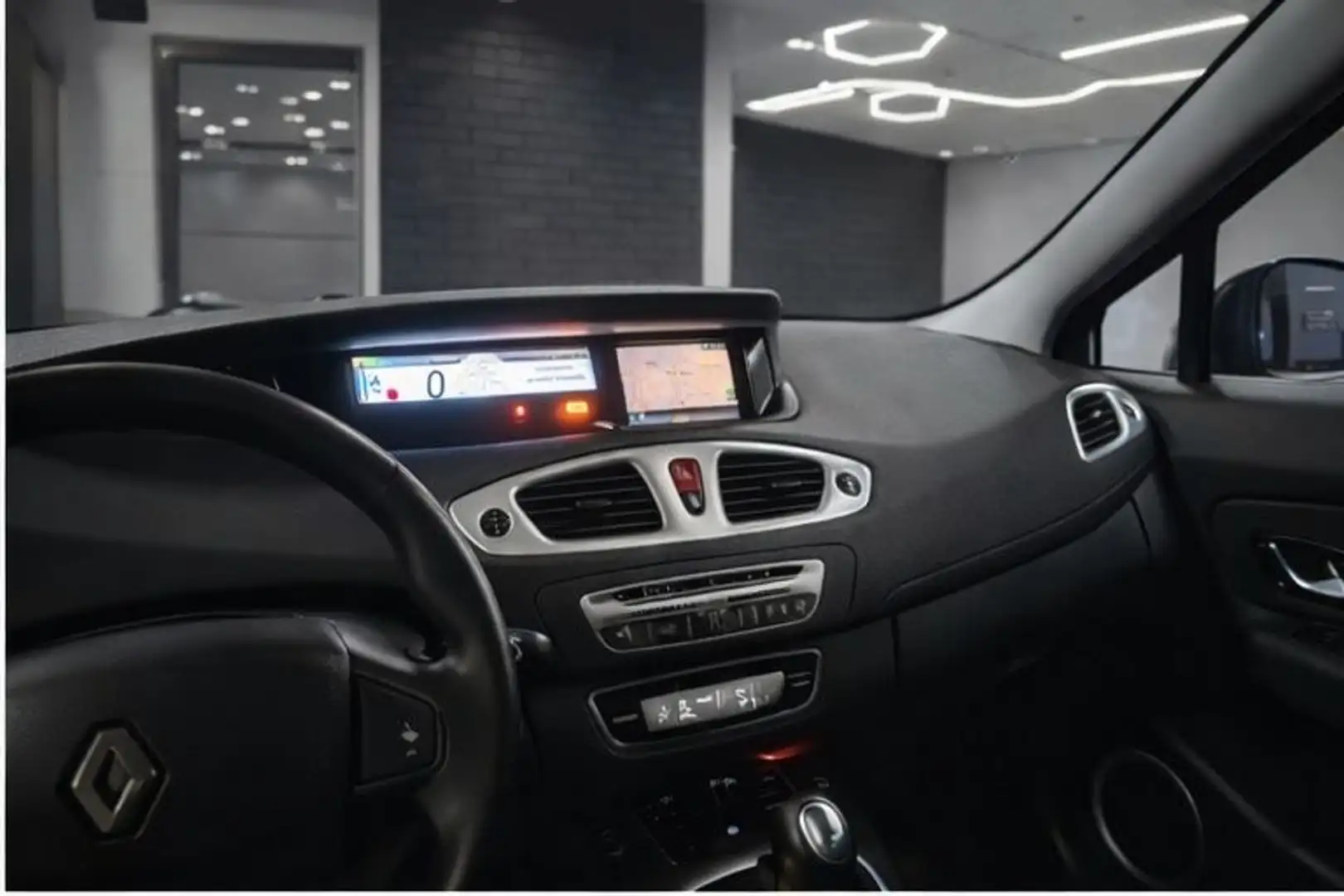 Renault Scenic 1.9 dCi 130 FAP - 2