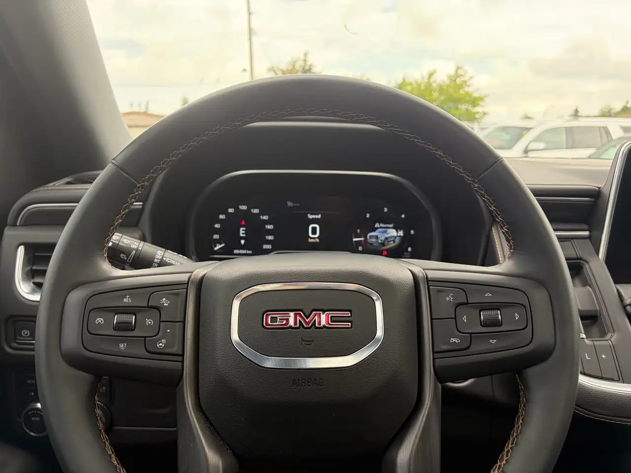 GMC Yukon снимка GMC Yukon
