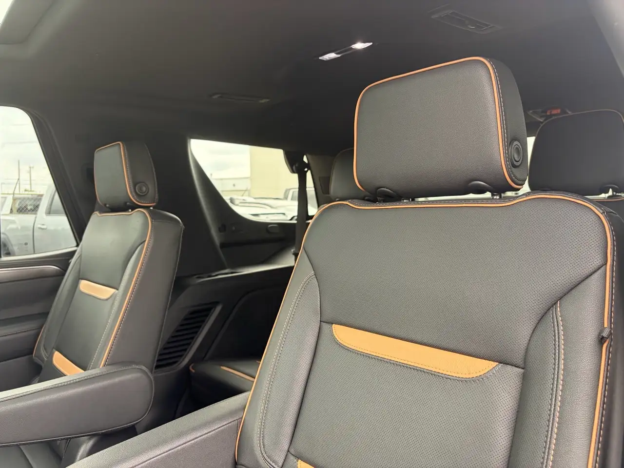 GMC Yukon снимка GMC Yukon
