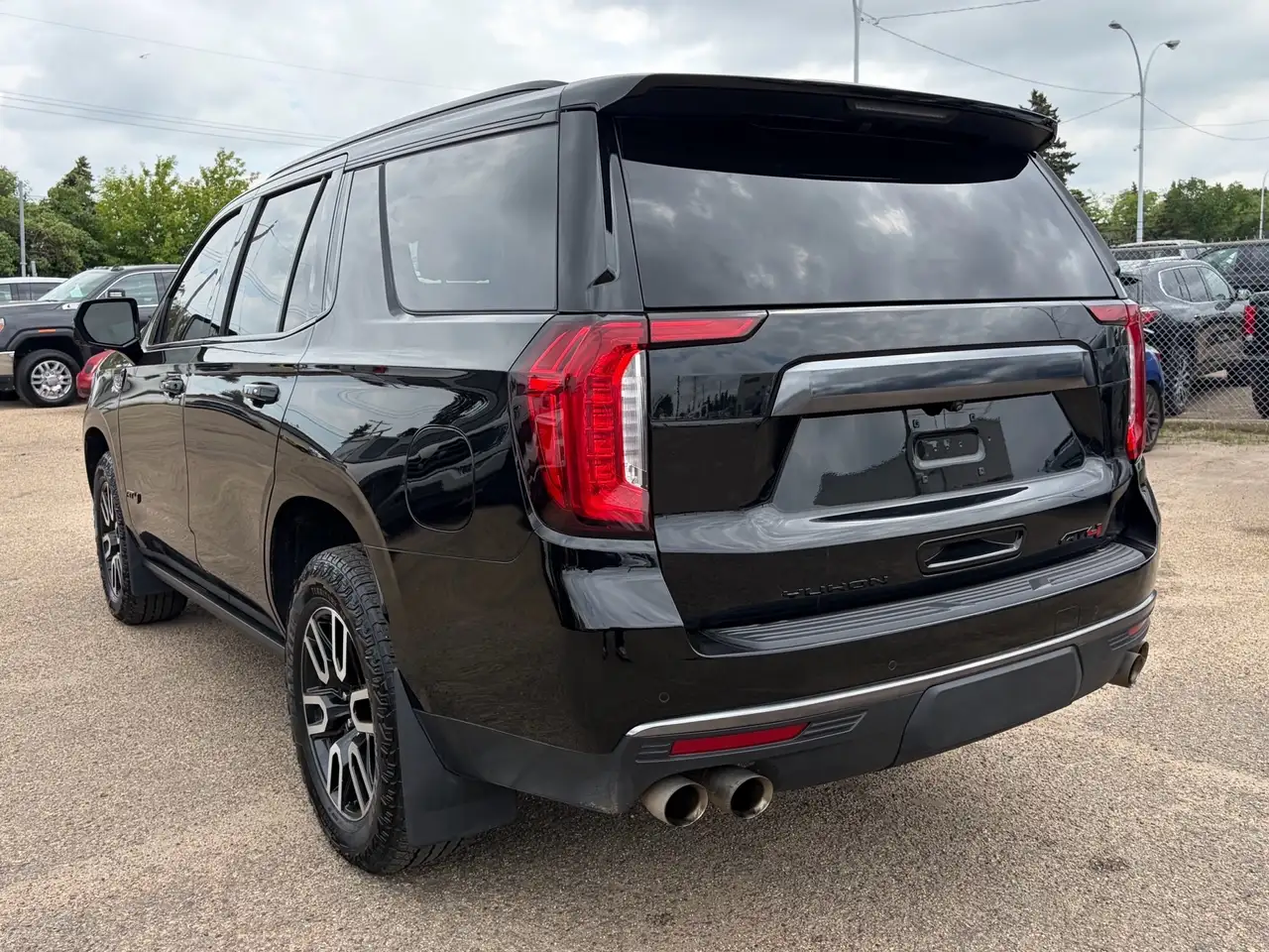 GMC Yukon снимка GMC Yukon