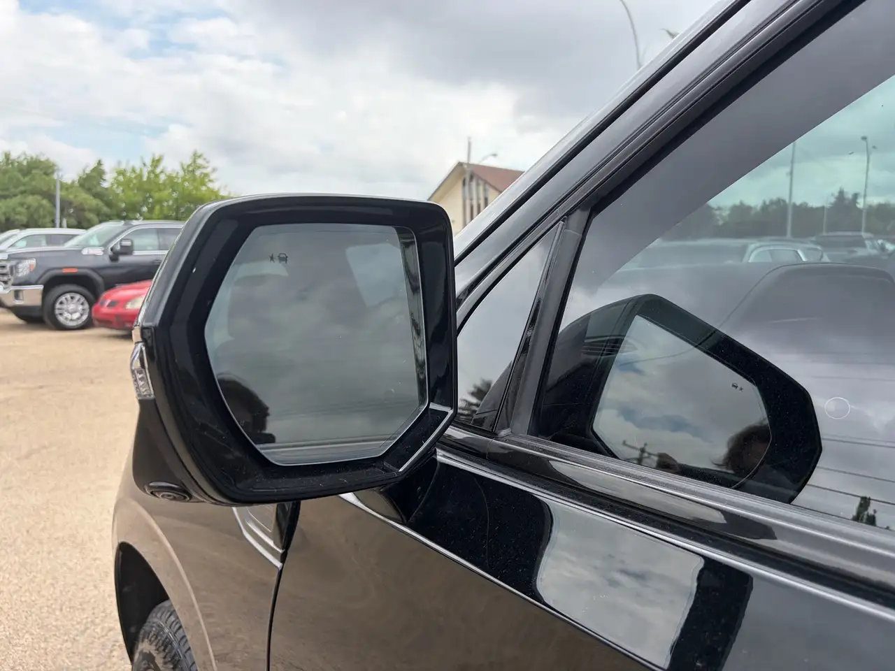 GMC Yukon снимка GMC Yukon