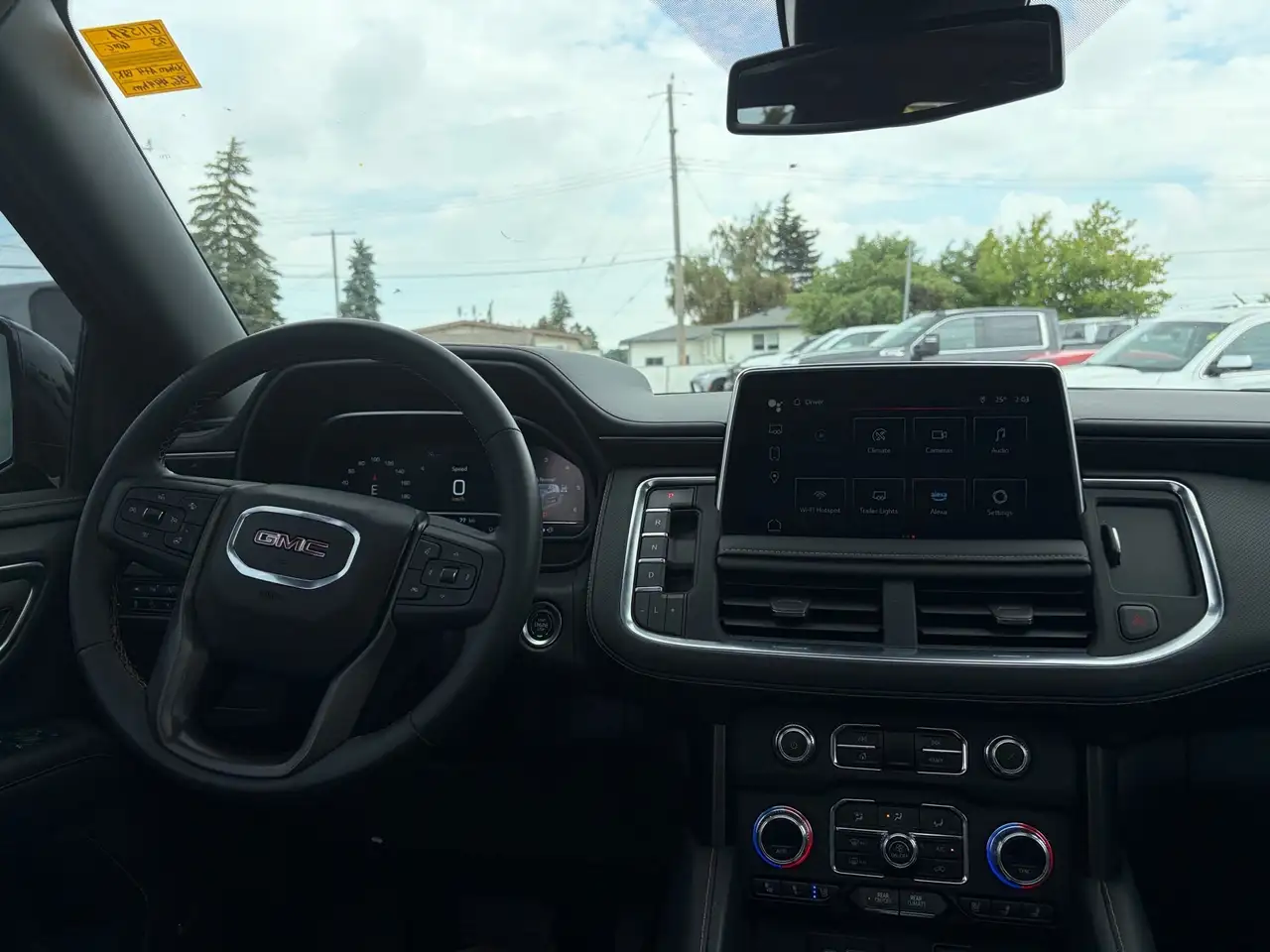 GMC Yukon снимка GMC Yukon