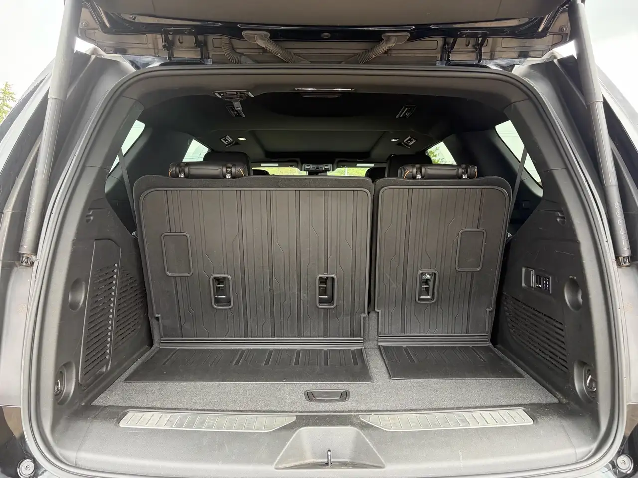 GMC Yukon снимка GMC Yukon
