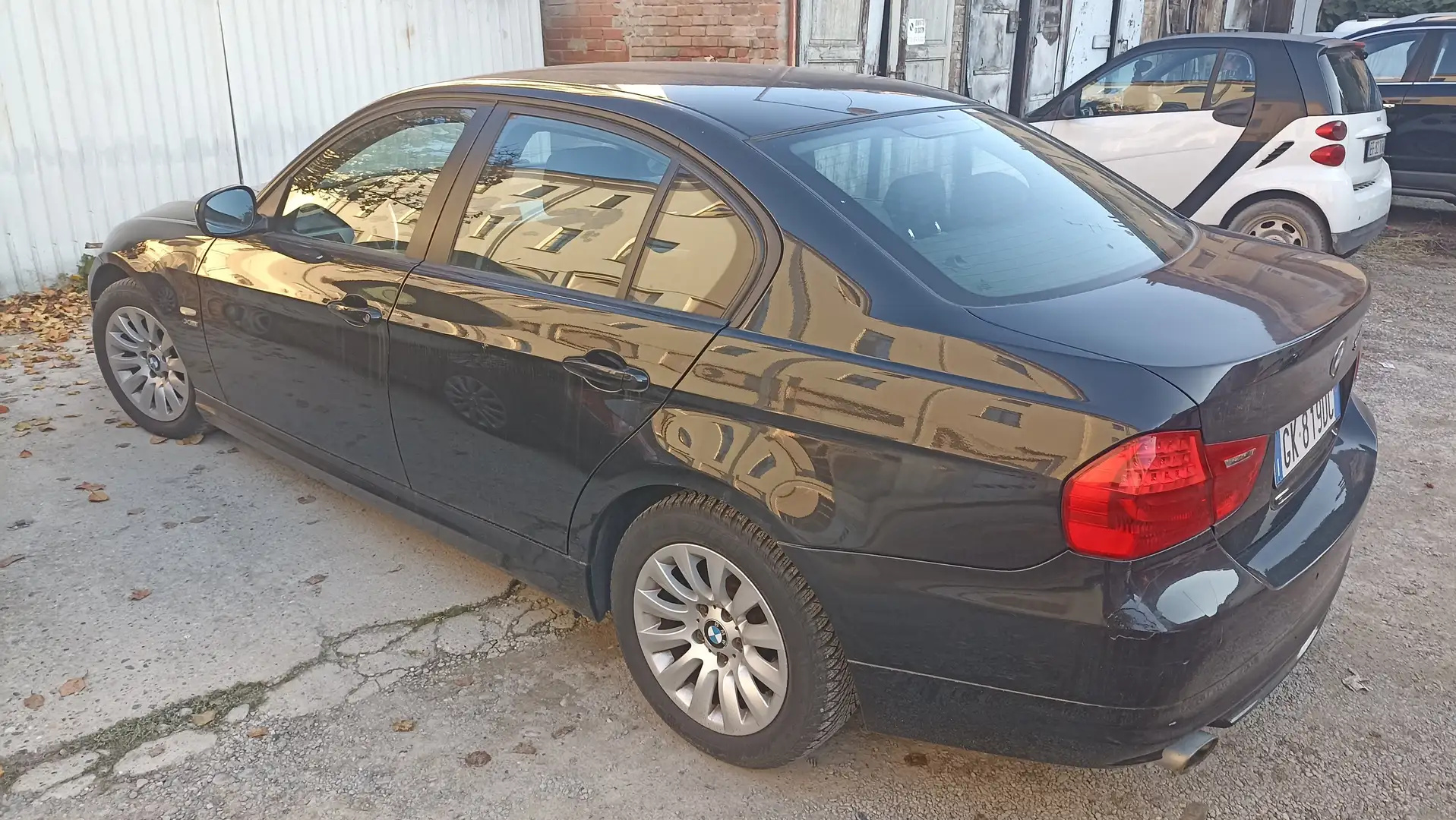 BMW 320 Serie 3 E90 Berlina 320d xdrive Eletta Nero - 2