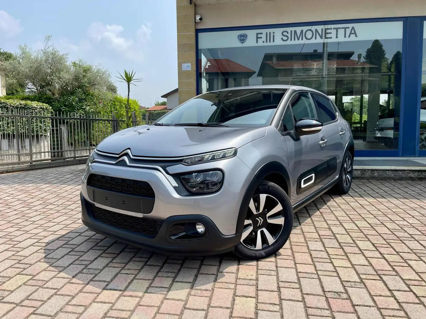Citroen C3 PureTech 110 S&S Shine Argento - 1