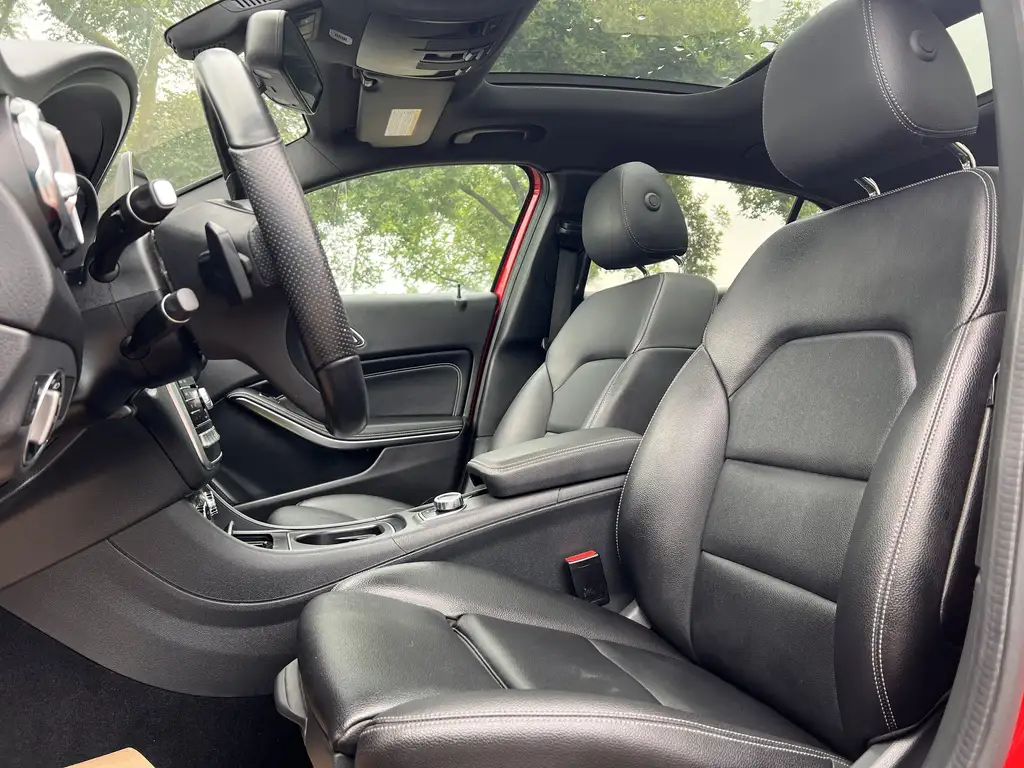 2019 Mercedes-Benz GLA 250 | Power Liftgate | CarPlay | Heated Seats — photo 8