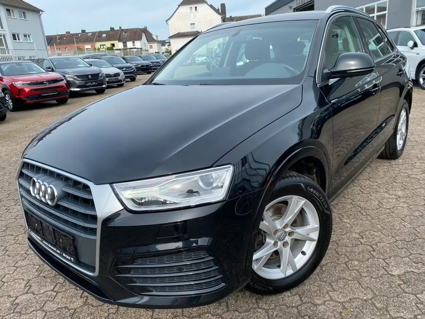 Audi Q3 sport quattro Ahk, Shz, Pdc, Automatik Noir - 2