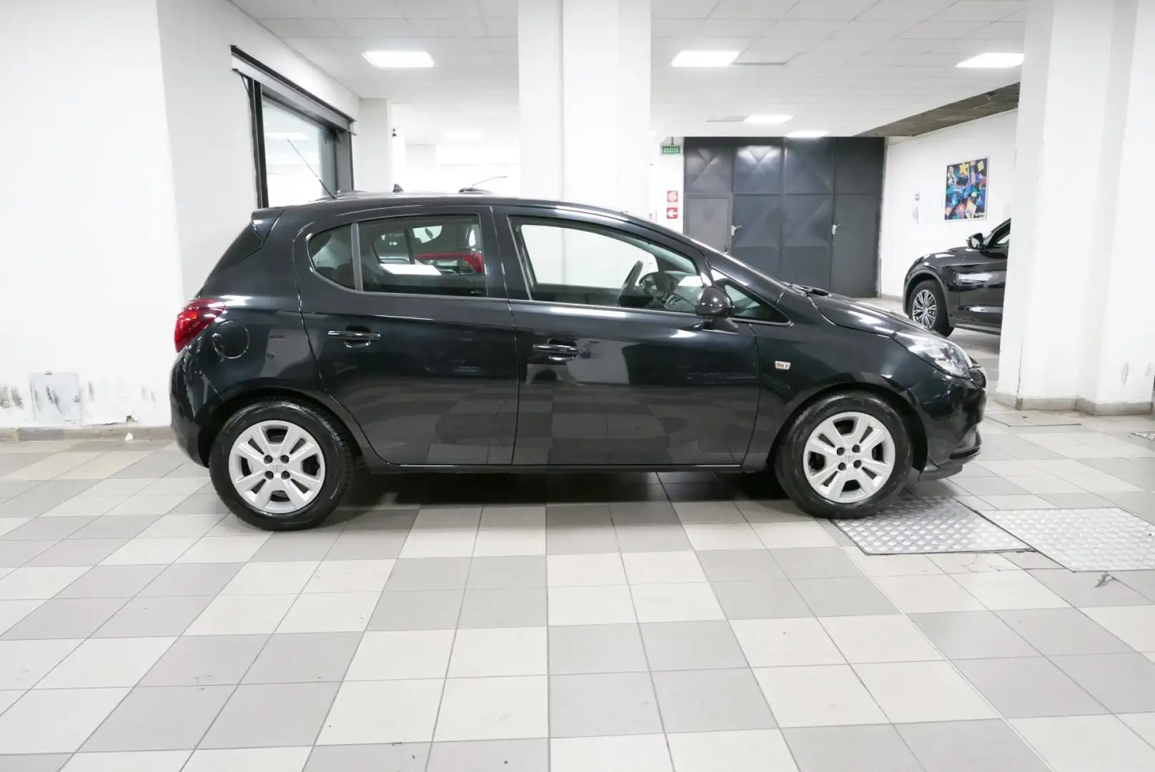 Opel Corsa 1.2 5 porte n-Joy Nero - 2
