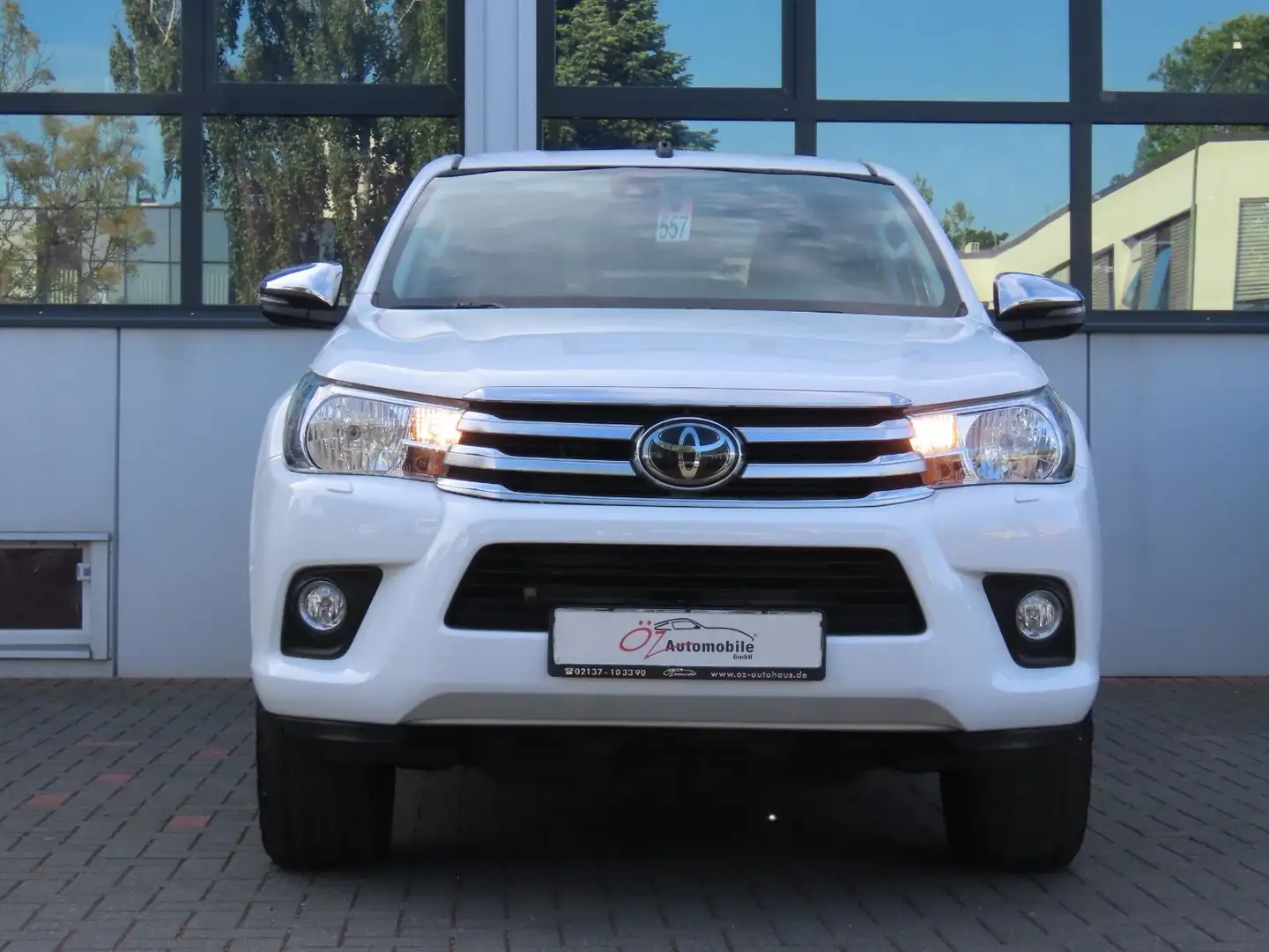 Toyota Hilux 2.4 D-4D-F Double Cab 4x4 Euro 6 Weiß - 2
