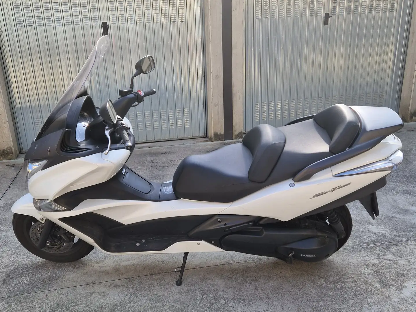 Honda SW-T 400 Blanc - 1