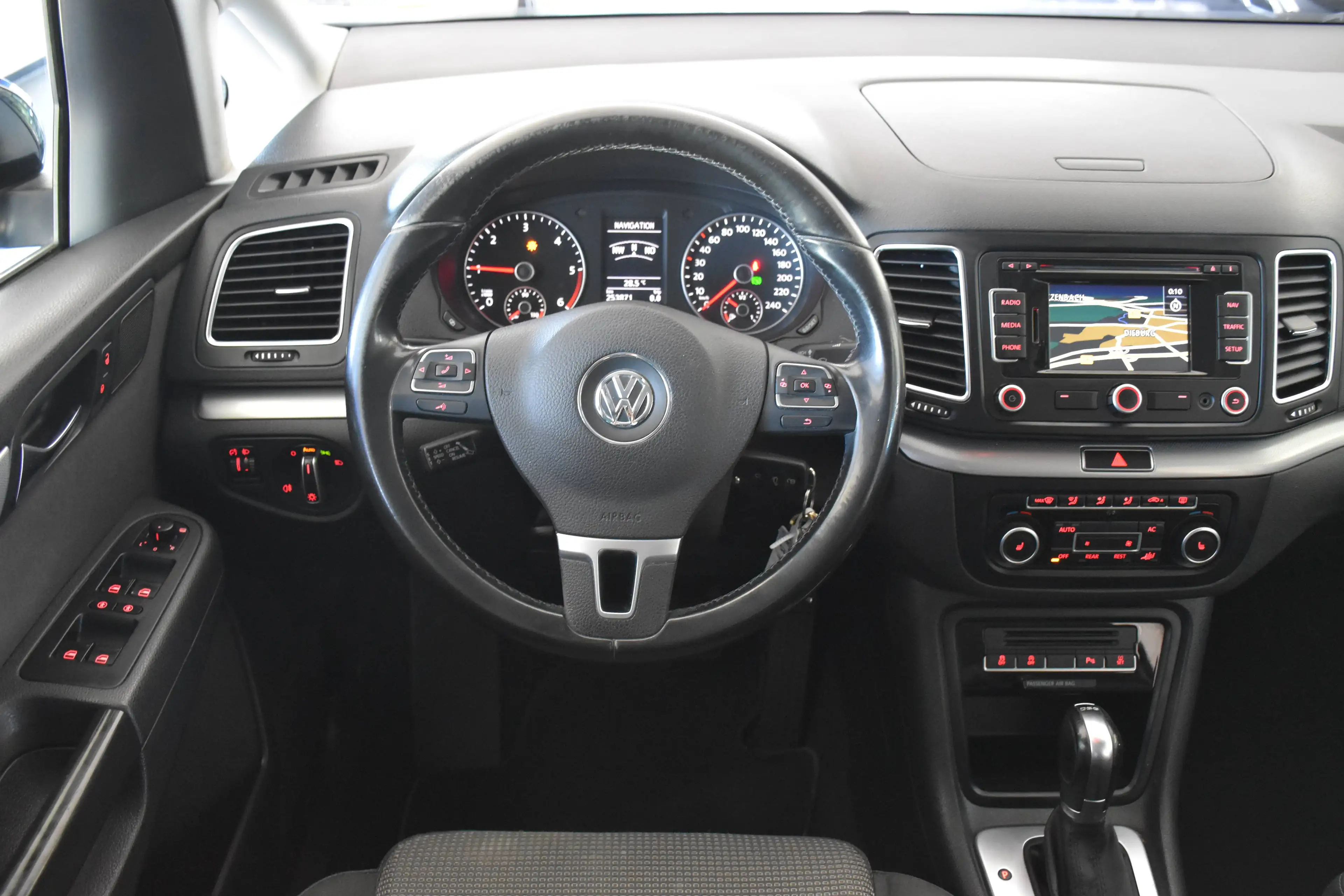 Volkswagen Sharan 2.0 TDI DSG Comfortline BMT 7-SITZER — photo 14