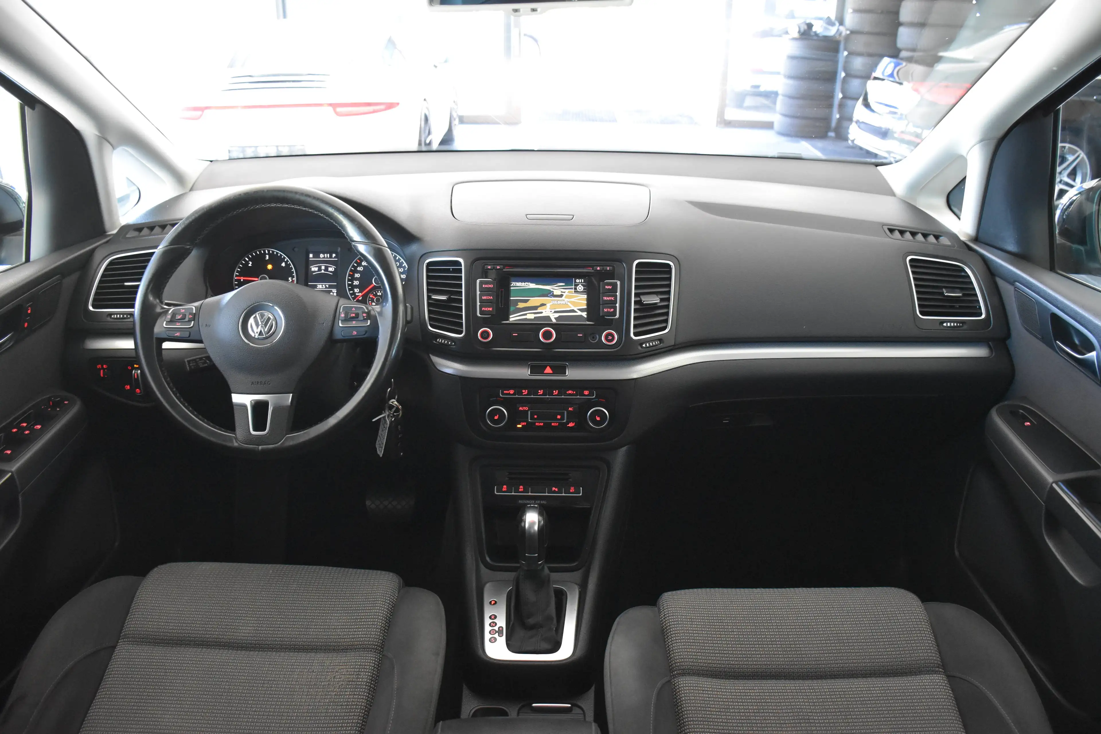Volkswagen Sharan 2.0 TDI DSG Comfortline BMT 7-SITZER — photo 9