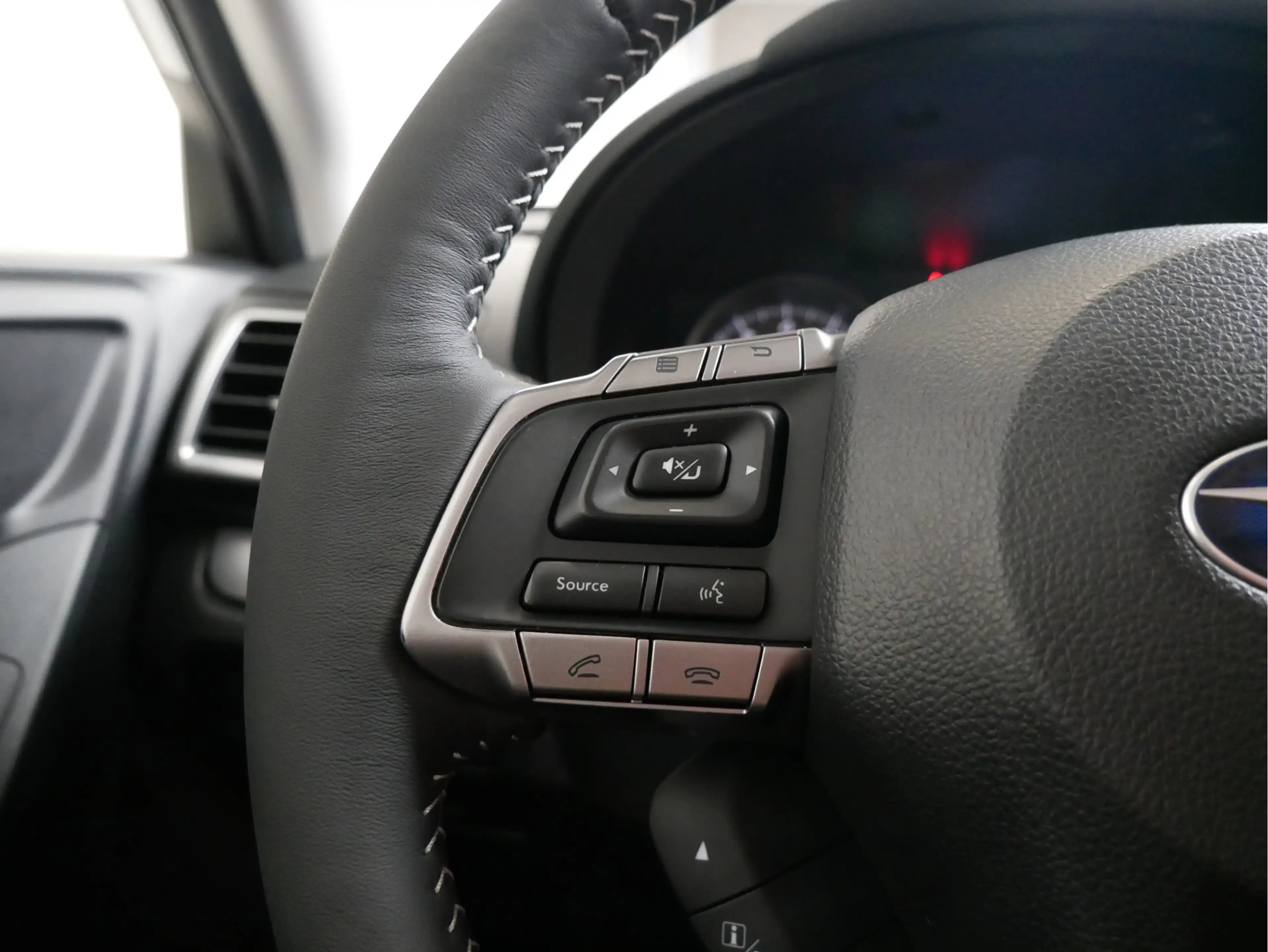 Subaru Forester 2.0 Luxury — photo 20