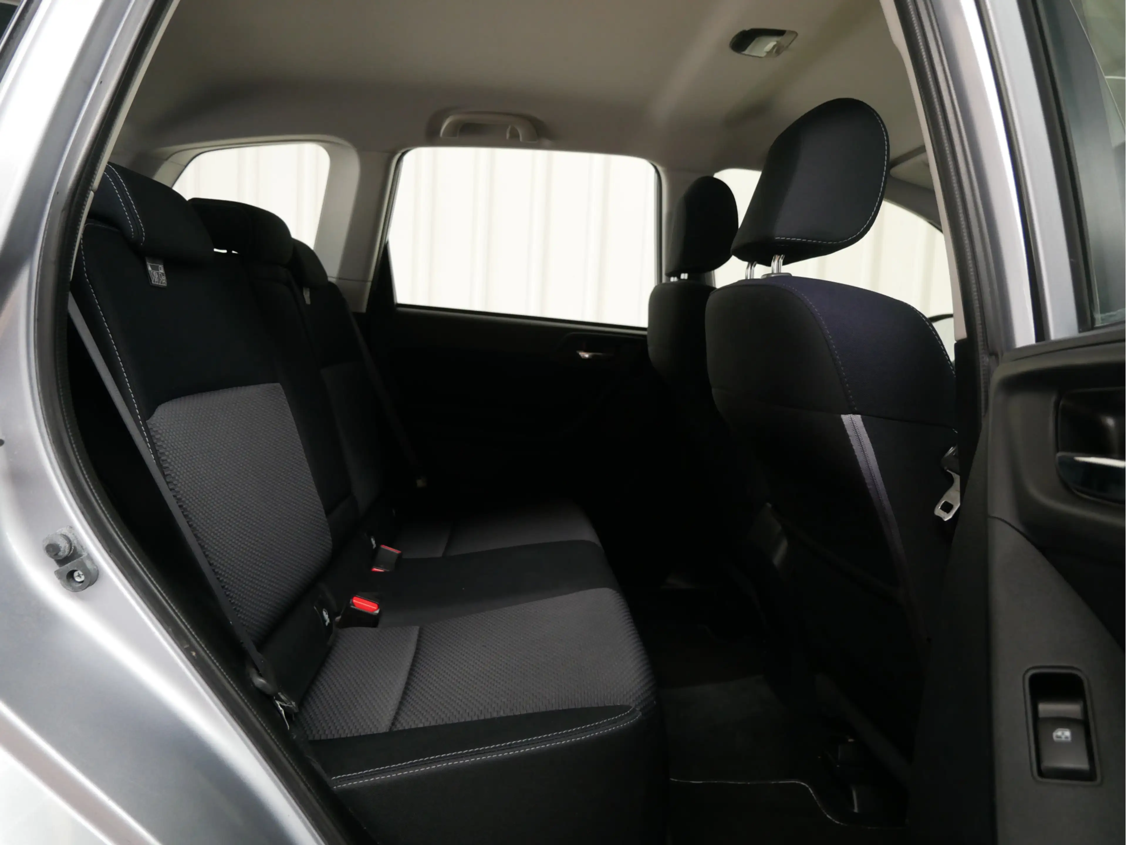 Subaru Forester 2.0 Luxury — photo 14