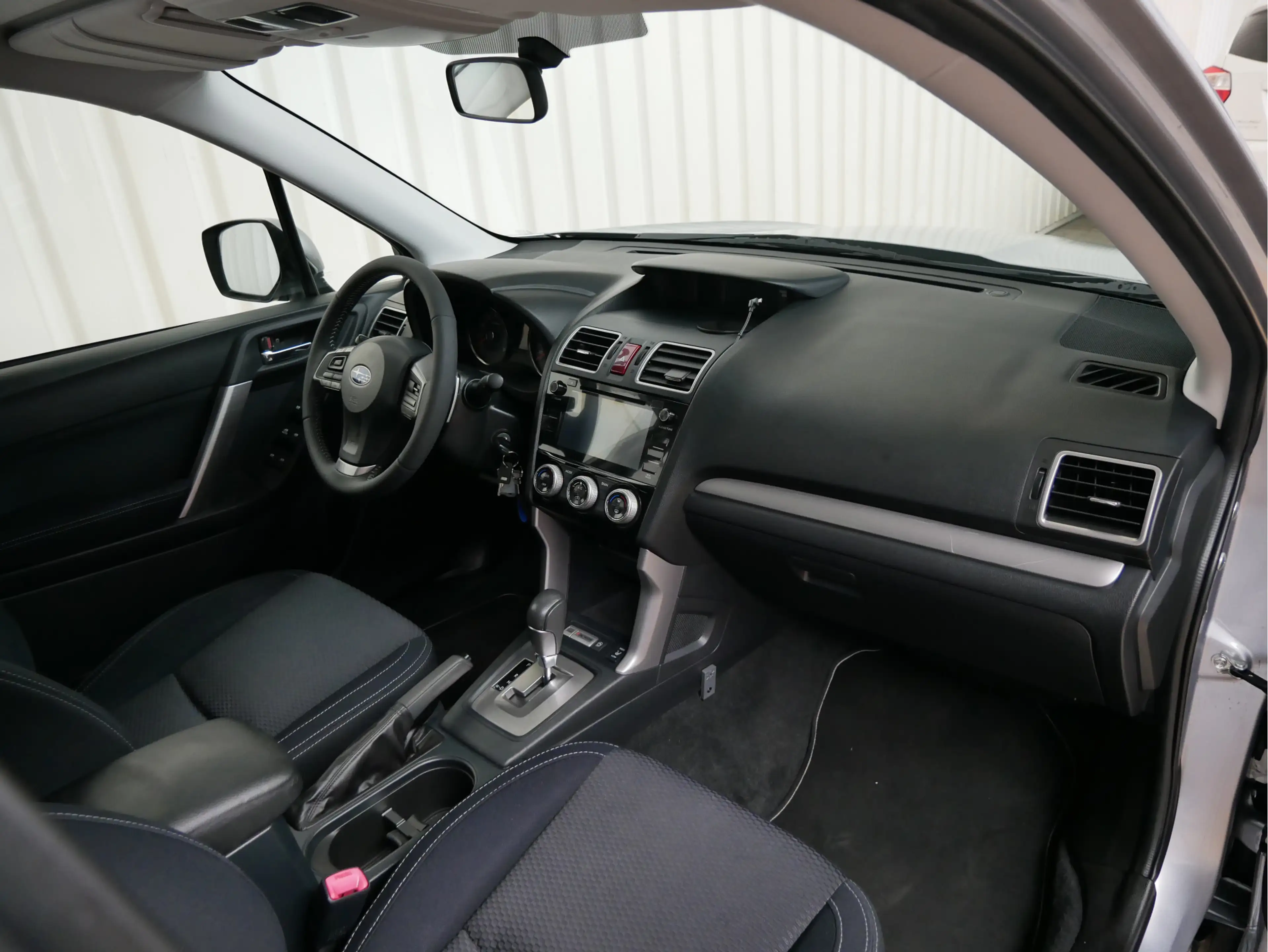 Subaru Forester 2.0 Luxury — photo 17