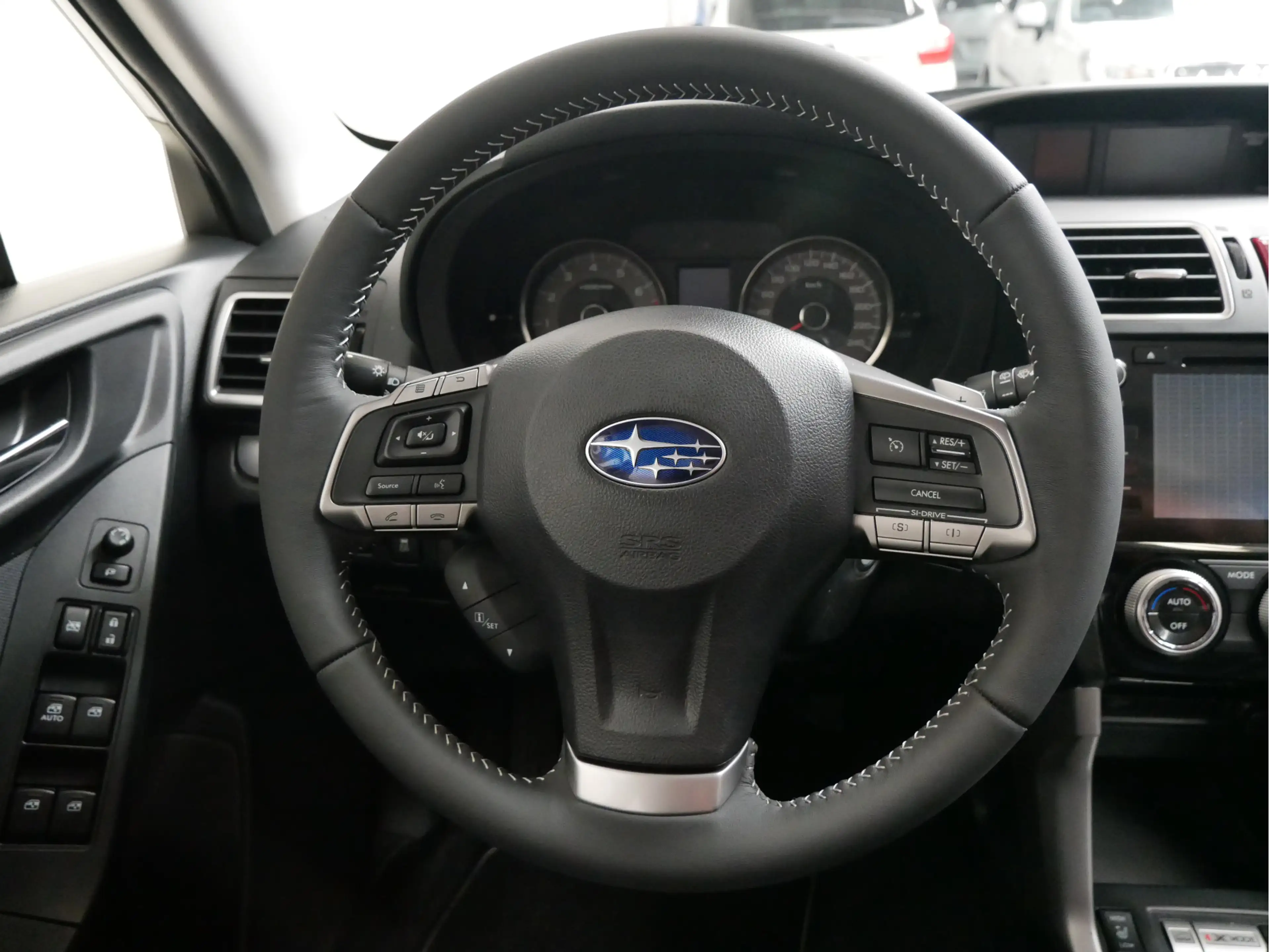 Subaru Forester 2.0 Luxury — photo 22