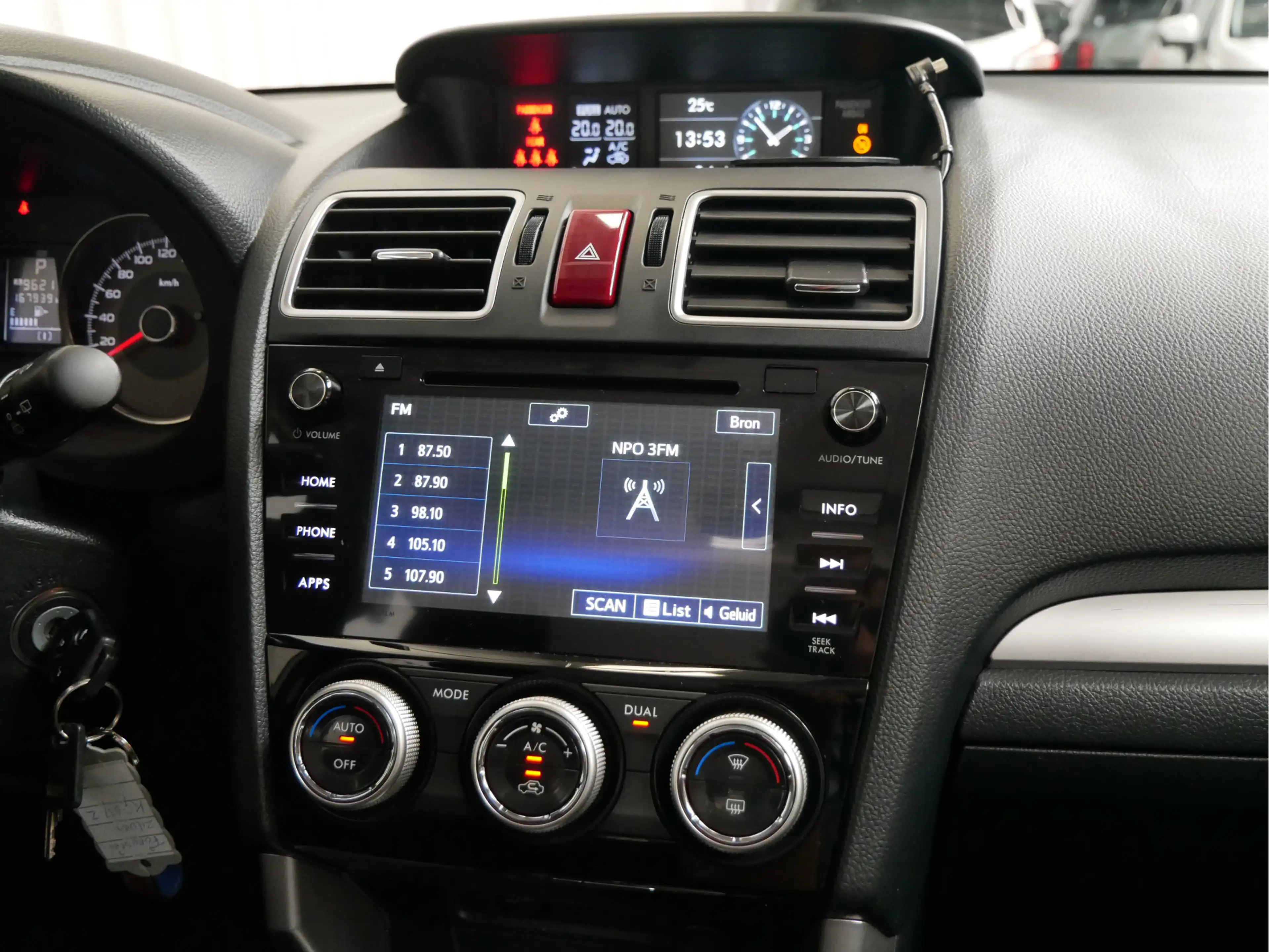 Subaru Forester 2.0 Luxury — photo 23