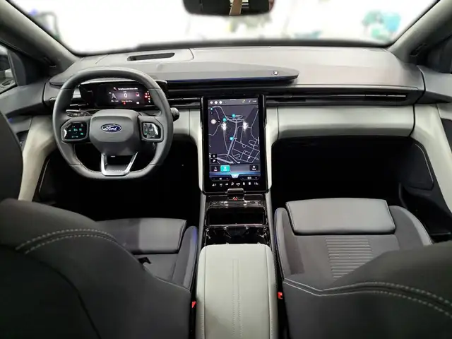 Ford Explorer view 15