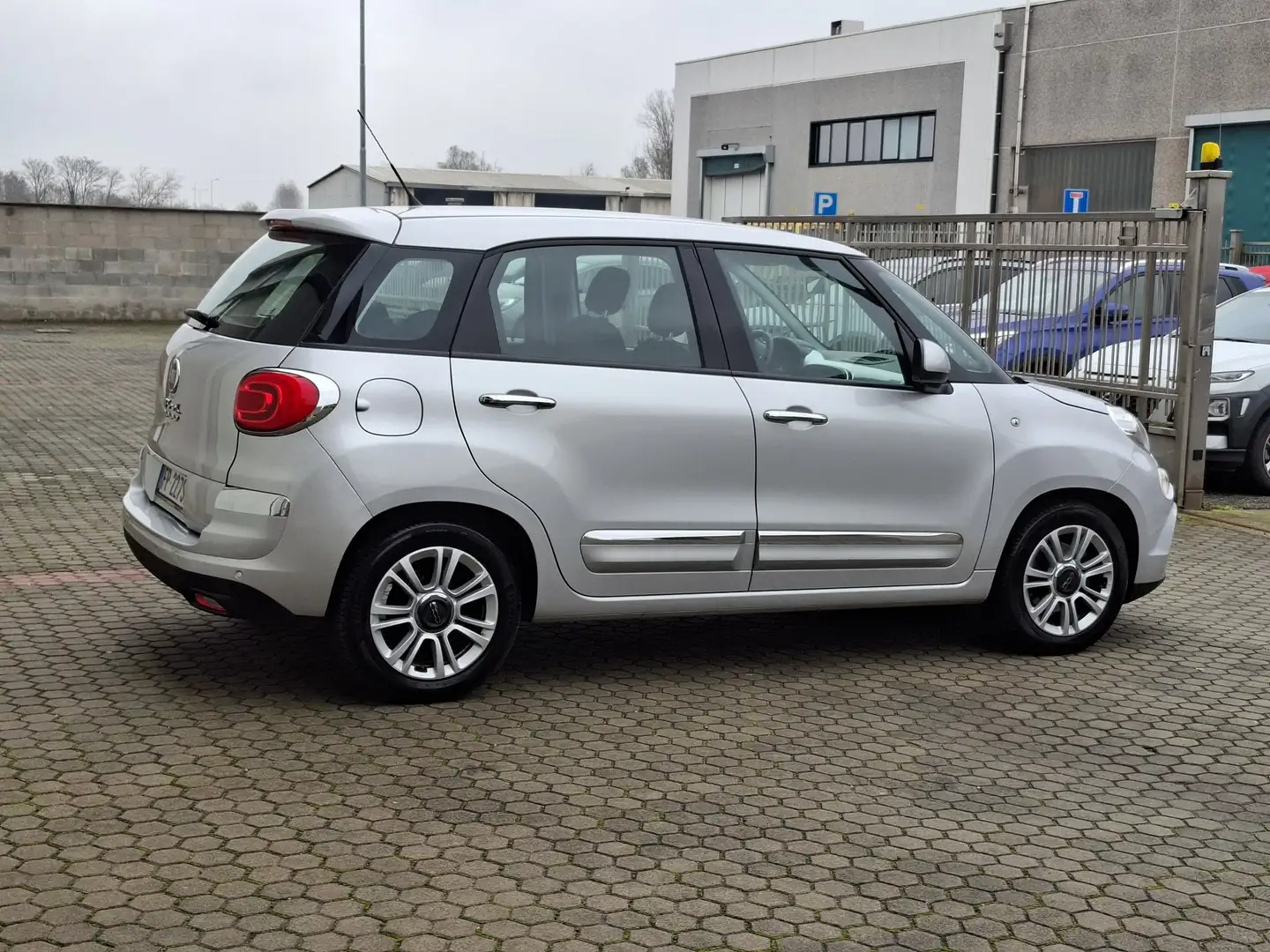 Fiat 500L 1.4 Lounge *PREZZO REALE* Argent - 2