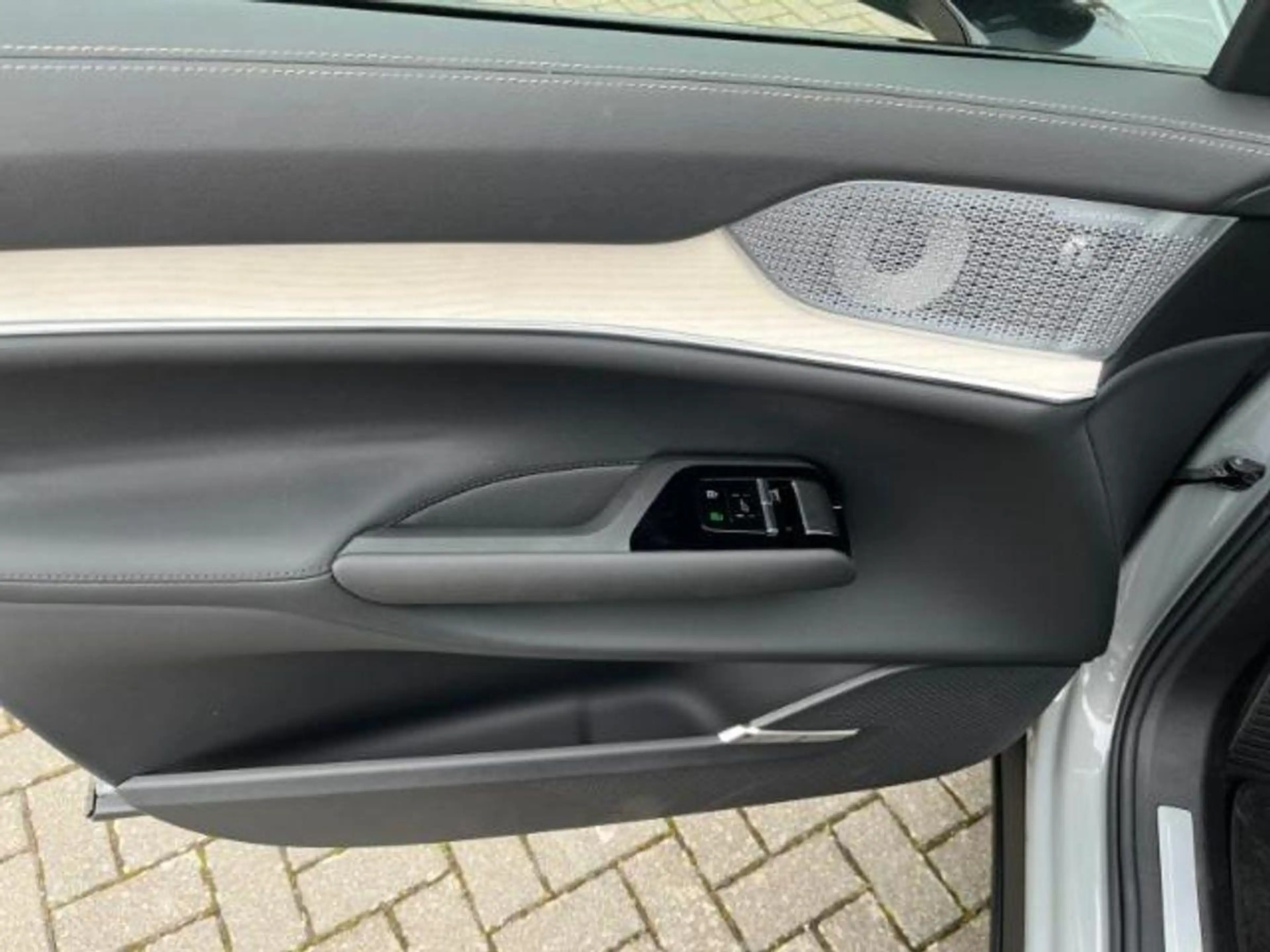 Volvo EX90 Twin Engine Performance Ultra Bower Wilkens — photo 10